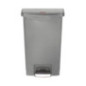 Poubelle à pédale frontale Rubbermaid Slim Jim grise 50L